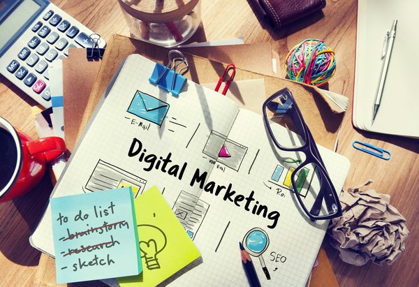 Quelles sont les meilleures pratiques pour le marketing digital dans le secteur des services de formation en ligne?